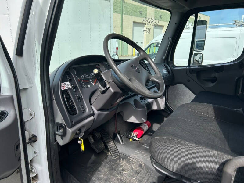 2016 Freightliner M2 106