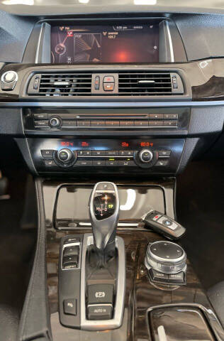 2016 BMW 5 Series 528i