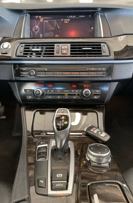 2016 BMW 5 Series 528i