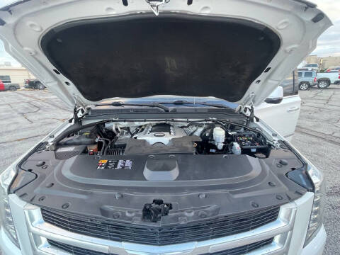 2016 Cadillac Escalade Luxury Collection