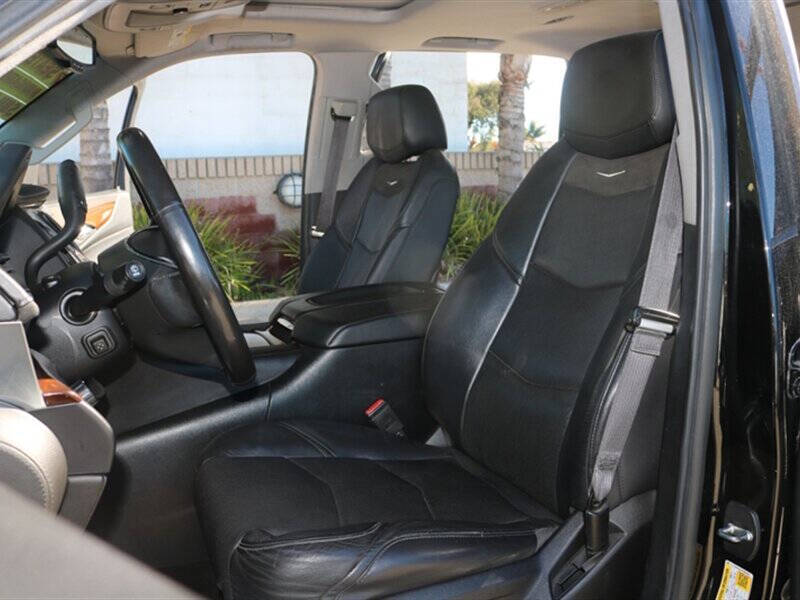 2016 Cadillac Escalade ESV Luxury Collection