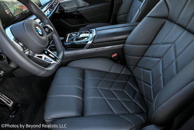 2025 BMW 7 Series 740i xDrive
