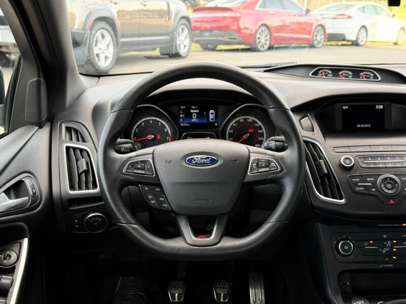 2018 Ford Focus ST