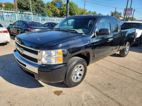 2011 Chevrolet Silverado 1500 for sale at DANNY AUTO SALES in Dallas TX