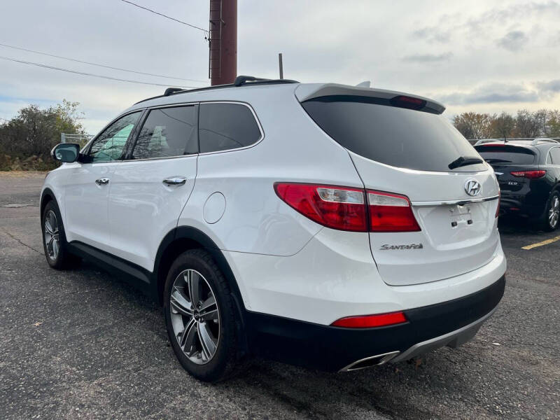 2015 Hyundai Santa Fe GLS photo 7