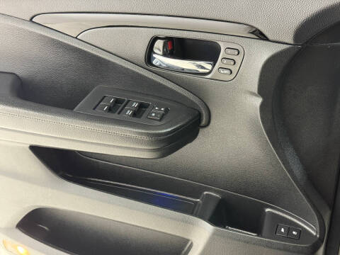 2019 Honda Pilot Touring w/Rear Captain's Chairs