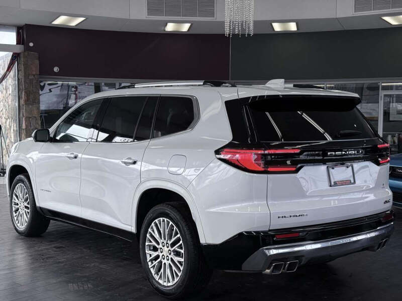 2024 GMC Acadia Denali