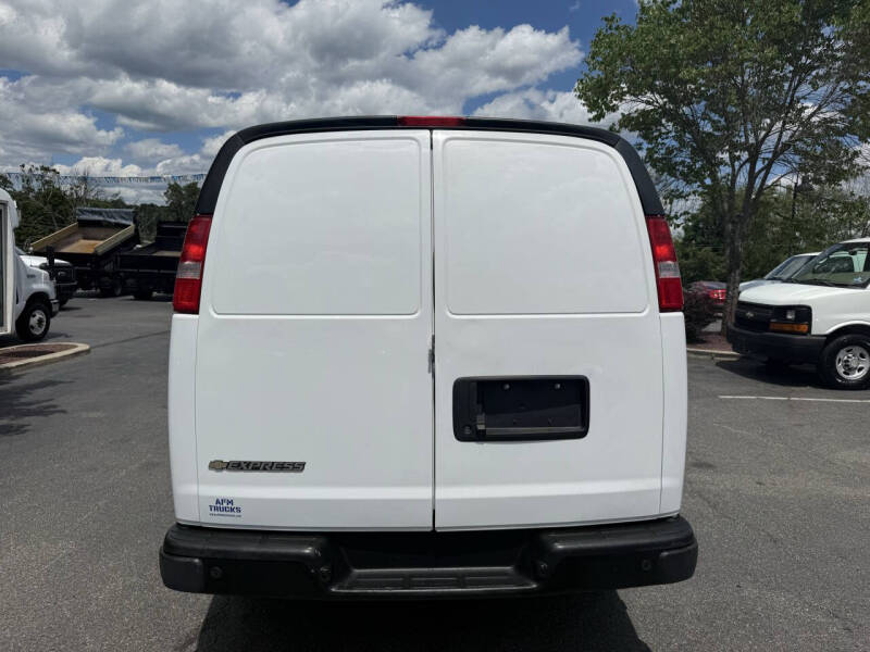 2023 Chevrolet Express 3500