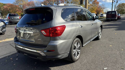 2019 Nissan Pathfinder S