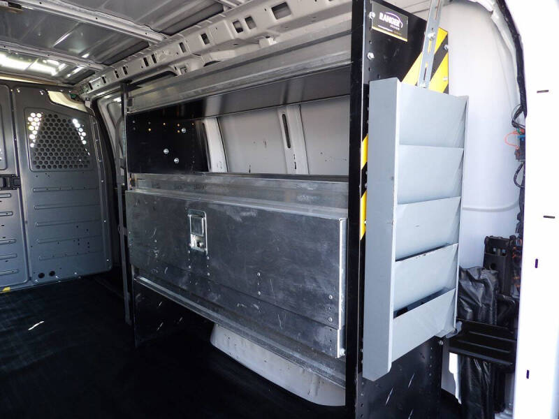 2023 GMC Savana 2500