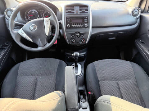 2015 Nissan Versa 1.6 S