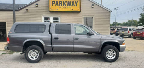 2002 Dodge Dakota for sale at Parkway Motors in Springfield IL