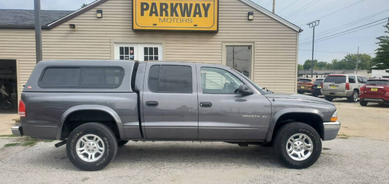 2002 Dodge Dakota for sale at Parkway Motors in Springfield IL