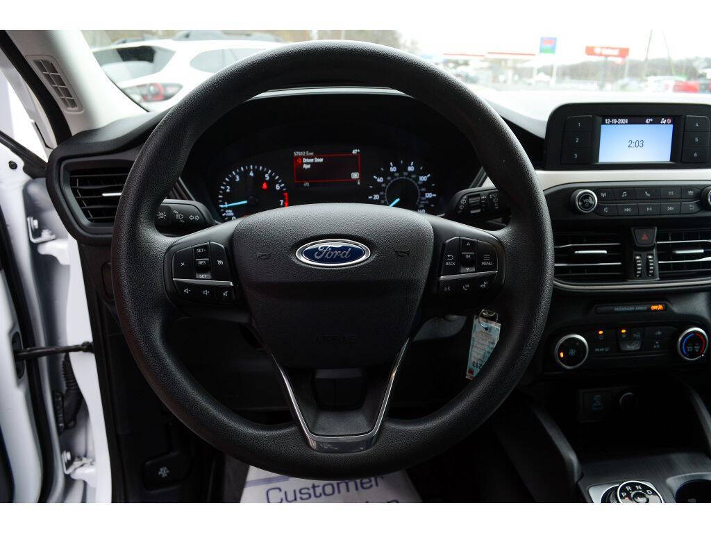 2022 Ford Escape for sale at EARL DUFF PRE-OWNED CENTER in Harriman, TN