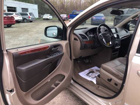 2012 Chrysler Town and Country Touring