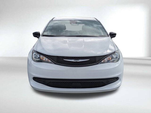 2026 Chrysler Voyager LX