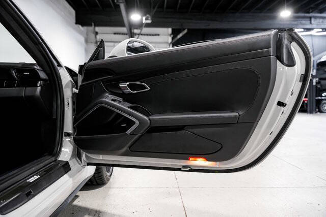 2018 Porsche 911 Carrera GTS