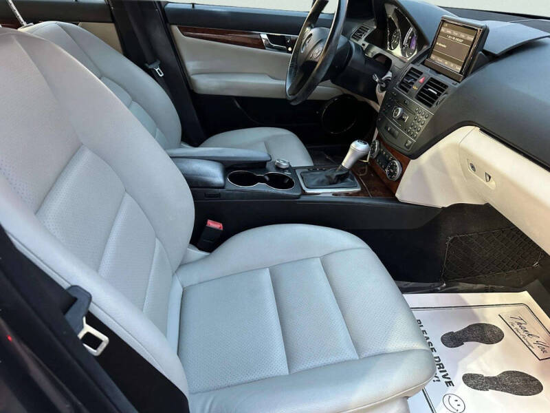 2011 Mercedes-Benz C-Class C 300 Luxury 4MATIC