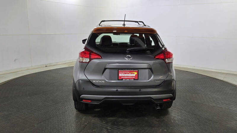 2020 Nissan Kicks SR