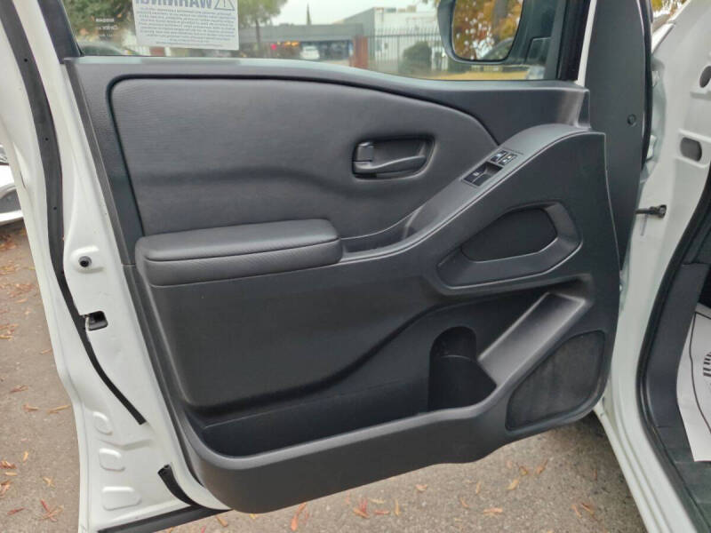 2023 Nissan Frontier S