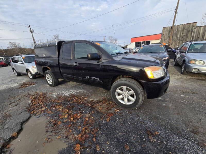 2008 Nissan Titan SE's photo