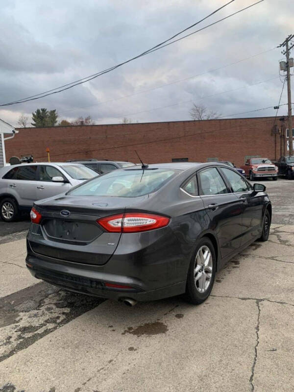 2016 Ford Fusion SE