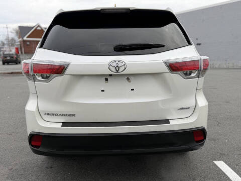 2016 Toyota Highlander LE