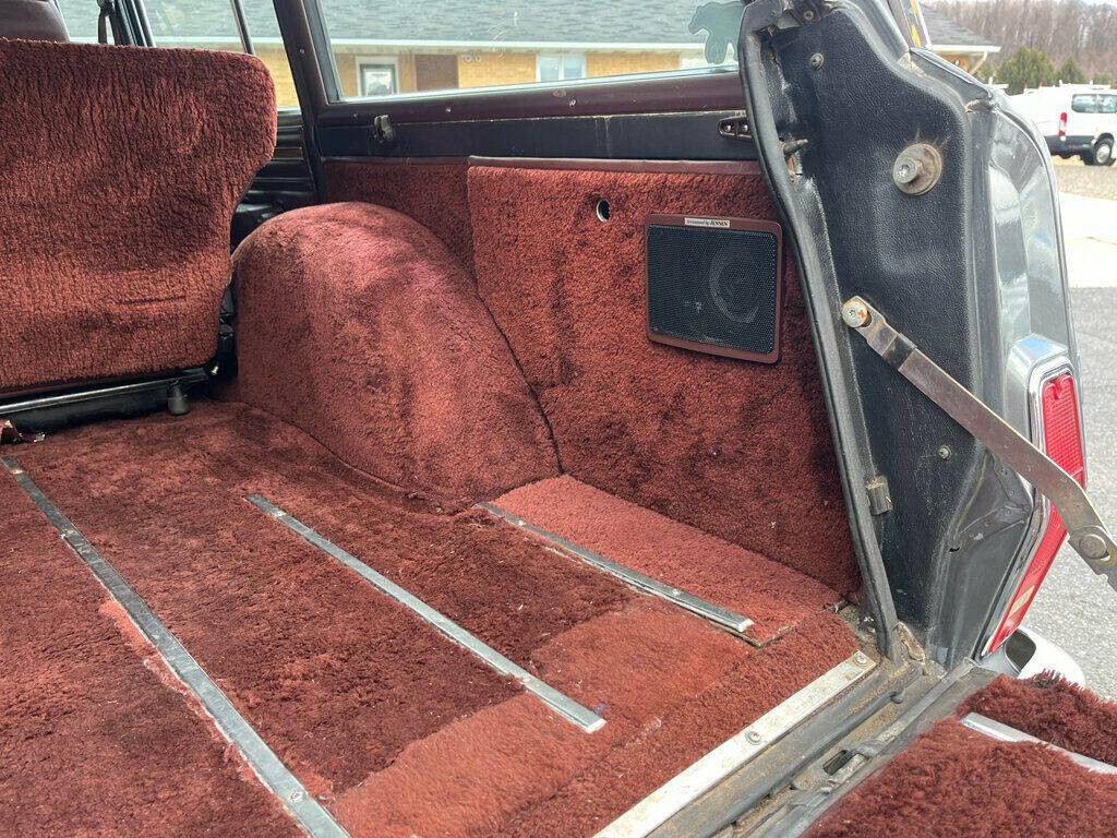 1989 Jeep Grand Wagoneer 90