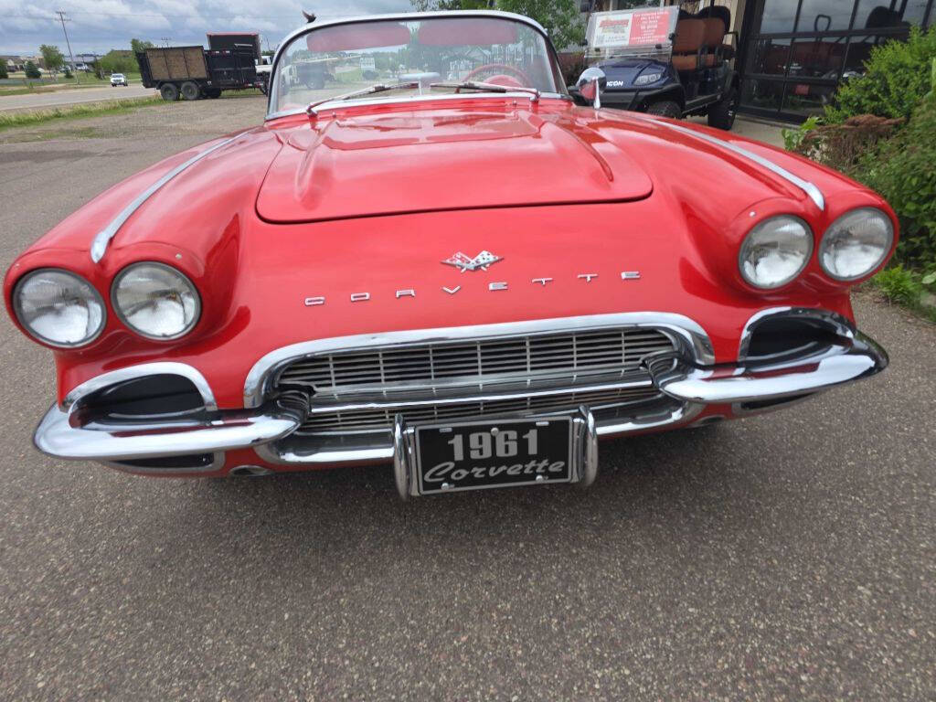 1961 Chevrolet Corvette 2