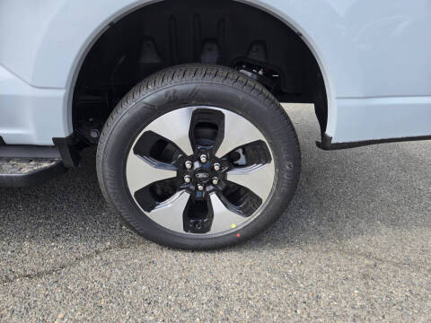 2025 Ford F-150 Lightning Platinum