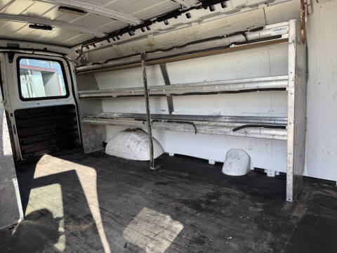 2016 GMC Savana 2500