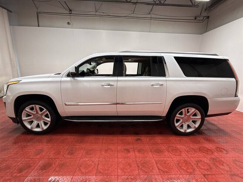 2016 Cadillac Escalade ESV Luxury Collection