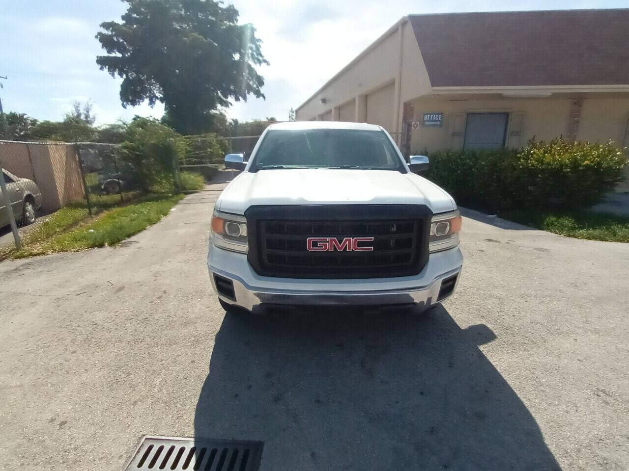 2015 GMC Sierra Pickup - $16,500