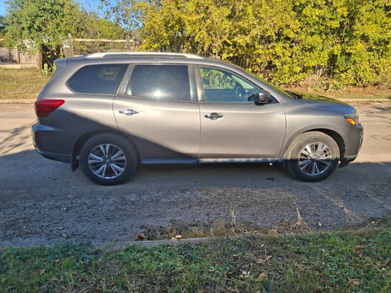 2017 Nissan Pathfinder SV