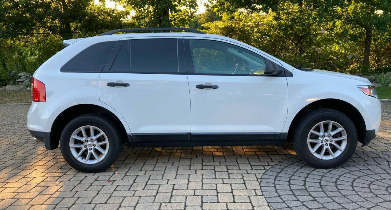 White 2014 Ford Edge SE SE 4dr Crossover 2