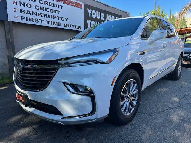 2023 Buick Enclave Essence