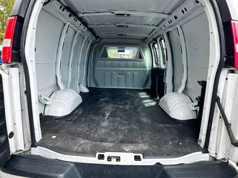 2022 Chevrolet Express 2500