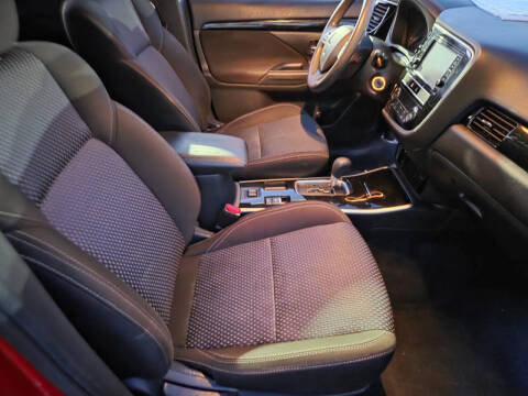 2019 Mitsubishi Outlander ES