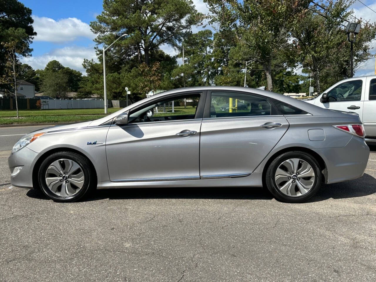 2013 Hyundai SONATA Hybrid for sale at CarMood in Virginia Beach, VA