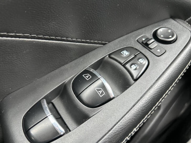 2017 Nissan Maxima Platinum