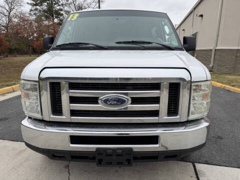 2013 Ford E-Series E-350 SD XLT