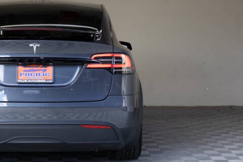 2023 Tesla Model X Standard Range