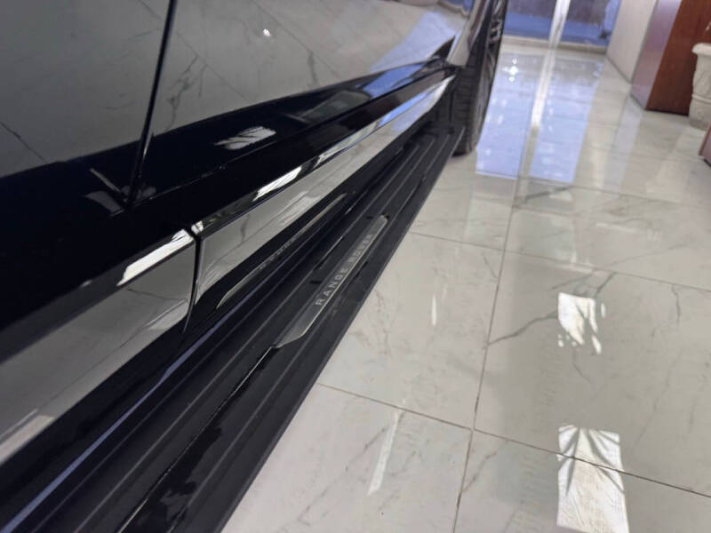 2025 Land Rover Range Rover P400 SE