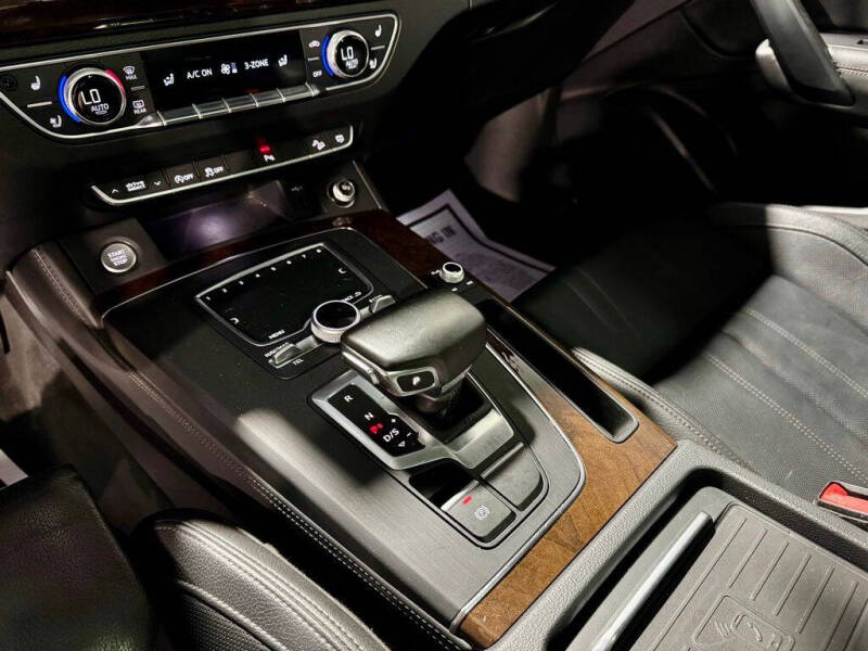 2020 Audi Q5 quattro Premium Plus 45 TFSI