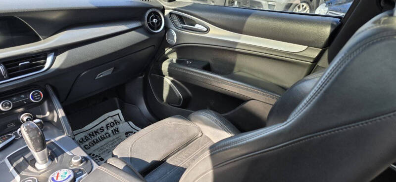 2018 Alfa Romeo Stelvio Ti Sport