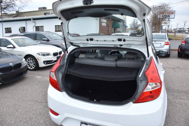 2017 Hyundai Accent SE