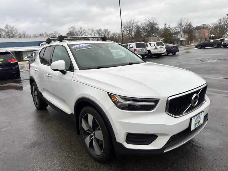 2019 Volvo XC40 T5 Momentum