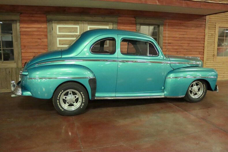 1948 Ford Super Deluxe