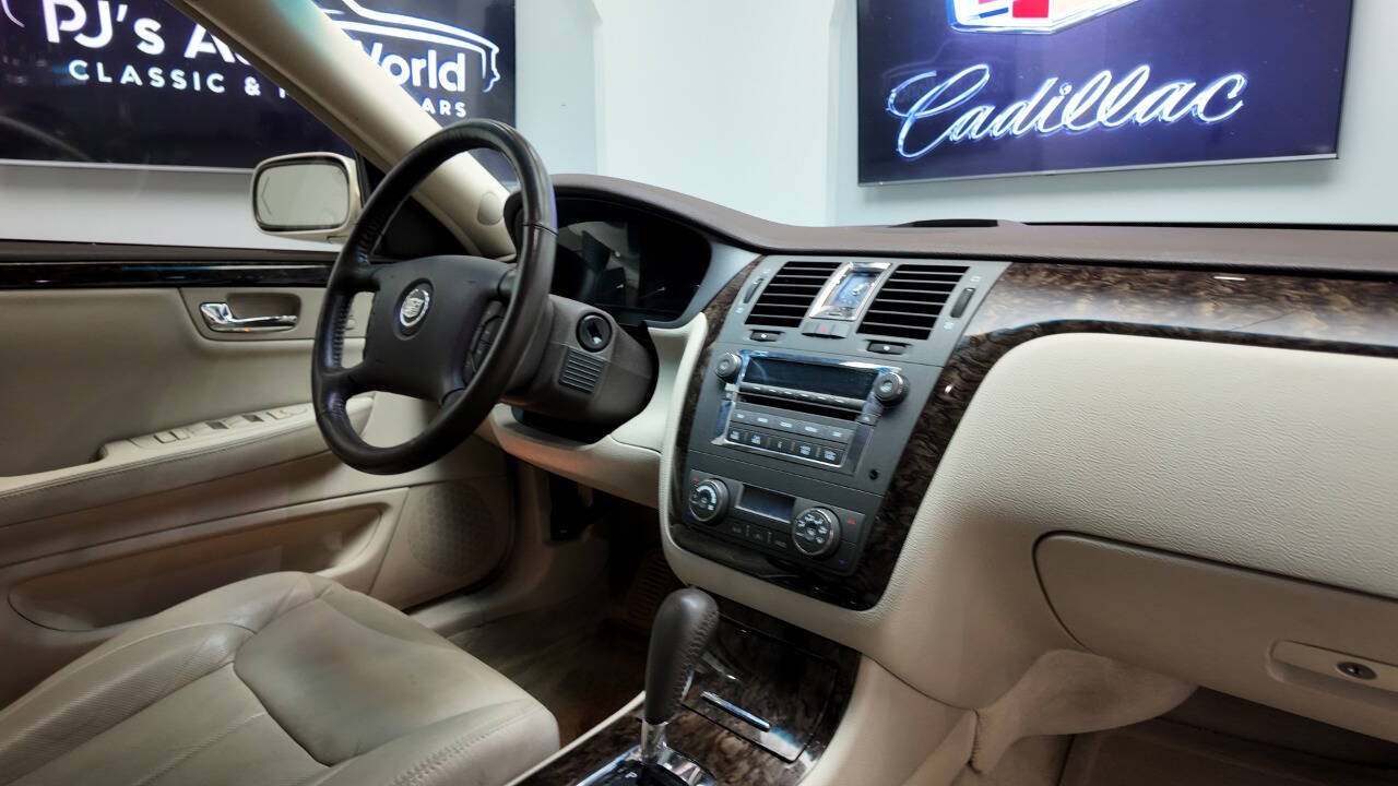 2009 Cadillac DTS 37