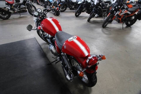 2011 Triumph THRUXTON 9